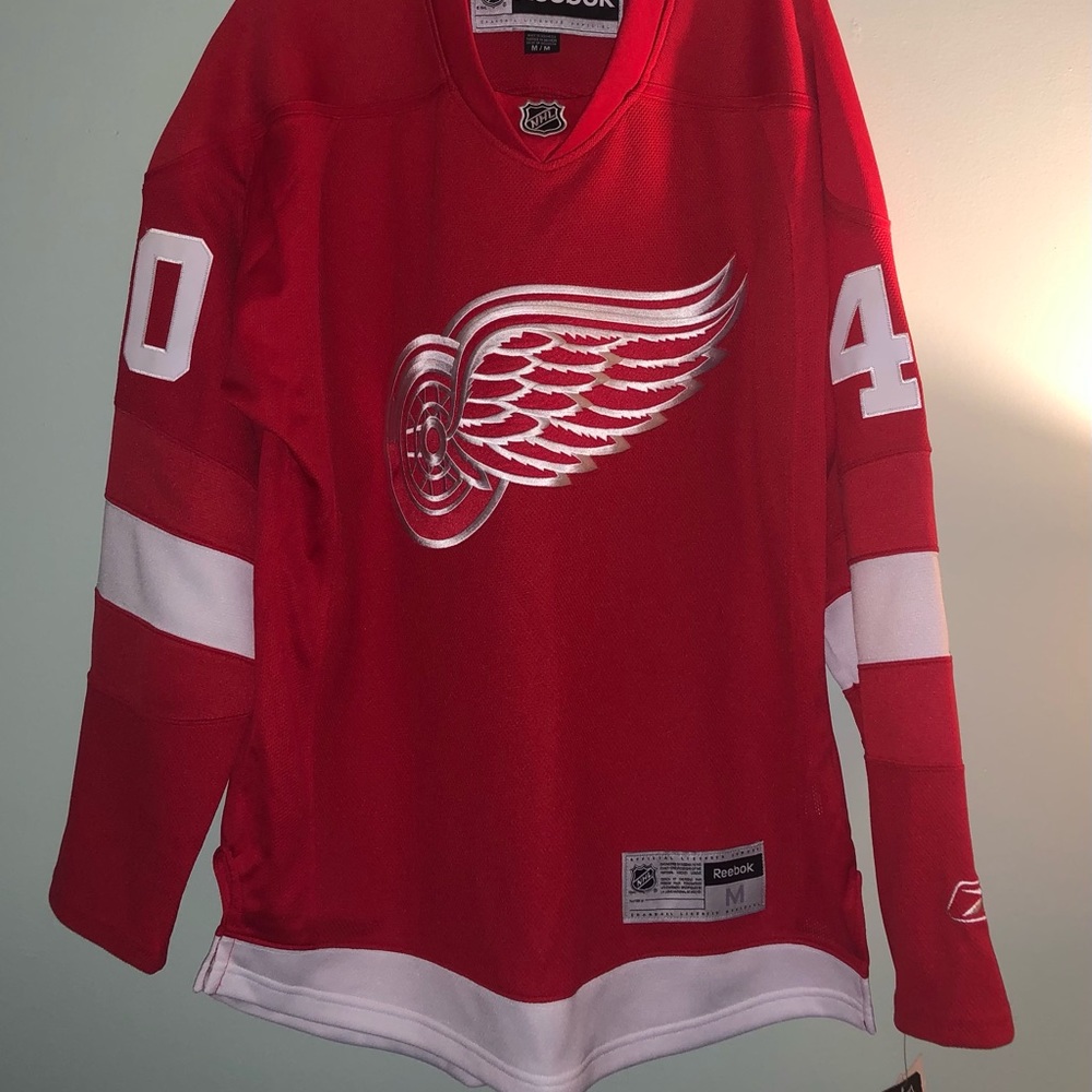 ******SOLD*****New Reebok Men’s Redwing NHL Hockey Jersey